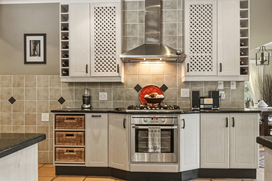 5 Bedroom Property for Sale in Constantia Western Cape